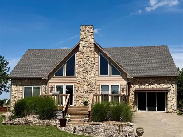 3776 Delaware Rd, Pomona, KS 66076