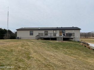 715 Clarendon Rd, Quincy, MI 49082