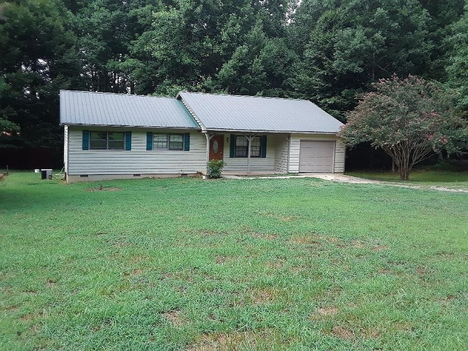 2nd image of 3025 Beechwood Dr