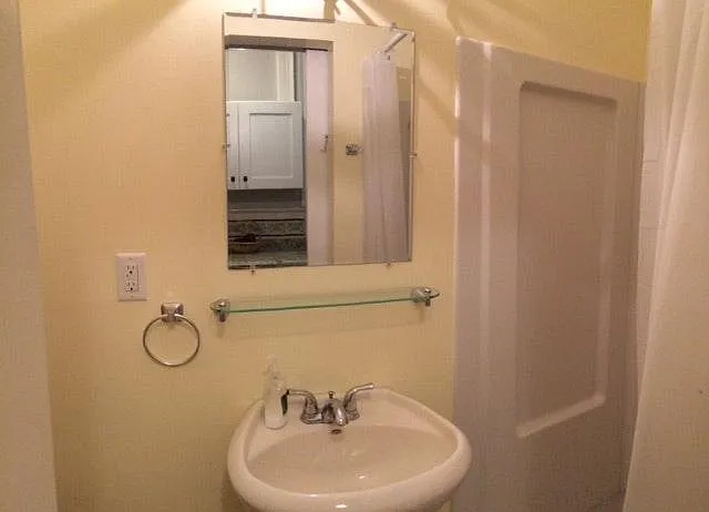 323 S 46th St #2F — Photo 9