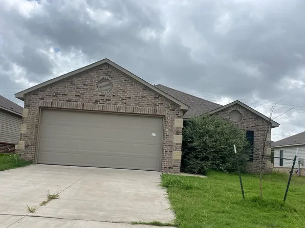 1625 Chuck Wagon Dr, El Reno, OK 73036