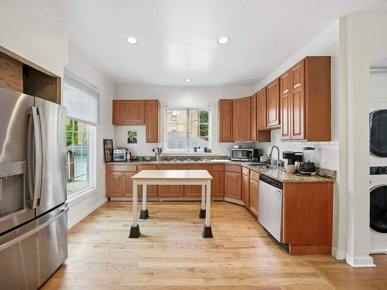 627 Library Pl — Photo 2