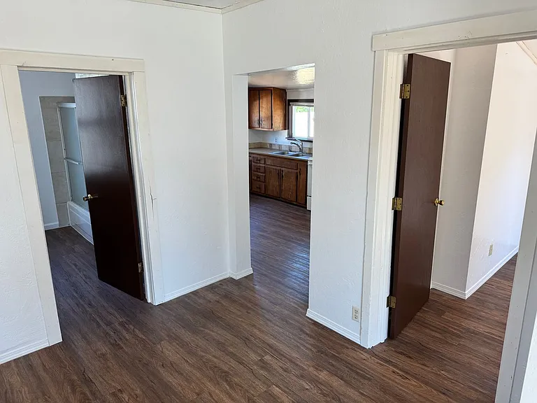 1606 Ash Ave — Photo 13