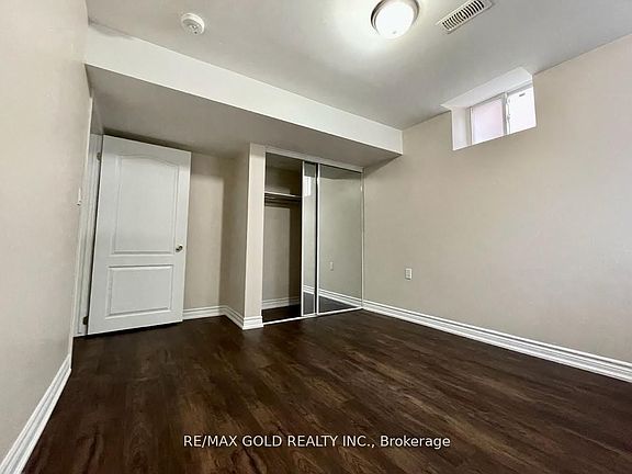 5th image of 44 Summershade St #Basement