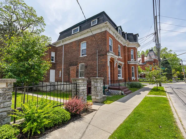 125 King Street East