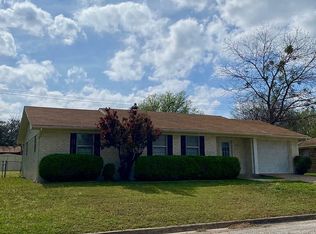510 N Avenue V, Clifton, TX 76634