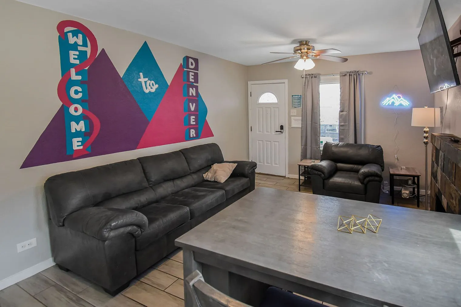 2 bed, 1.0 bath, 699 sqft, $2,425 — Photo 2