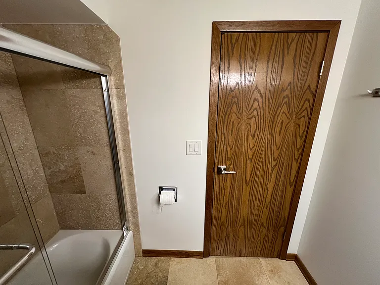 2416 W Foster Ave #1N — Photo 34