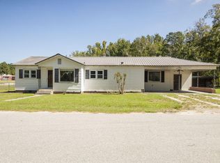 402 New St, Smoaks, SC 29481