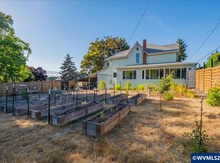 817 N Main St, Brownsville, OR 97327