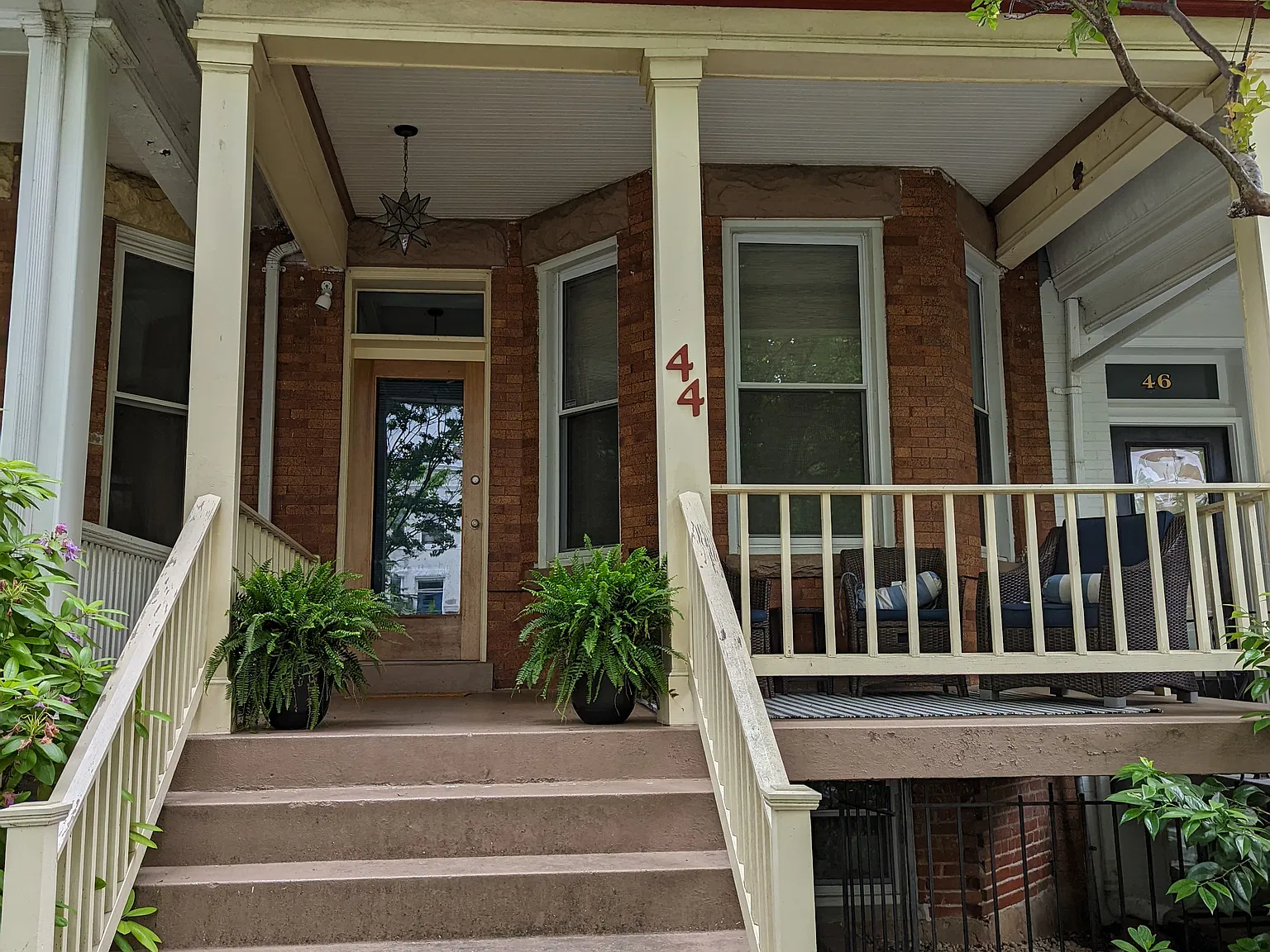 3 bed, 2.5 bath, 2300 sqft, $4,700 — Photo 1