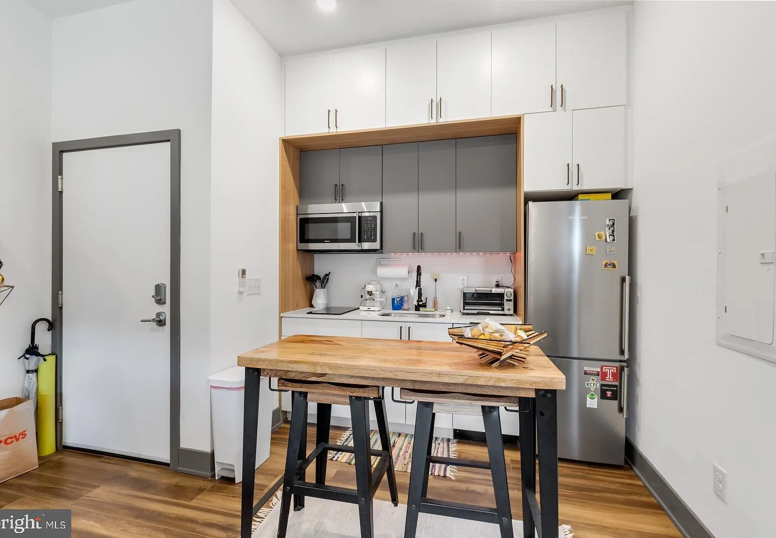 1 bed, 1.0 bath, $1,195 — Photo 2