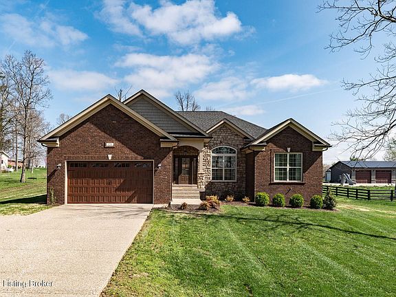 2nd image of 150 Barbara Sue Ln