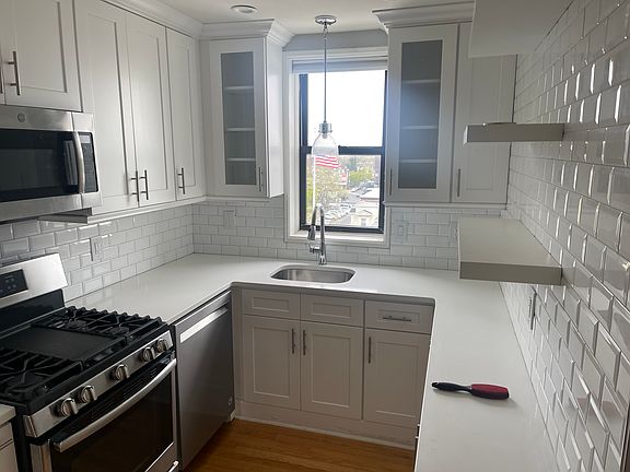 2nd image of 77 Linden Blvd #3W