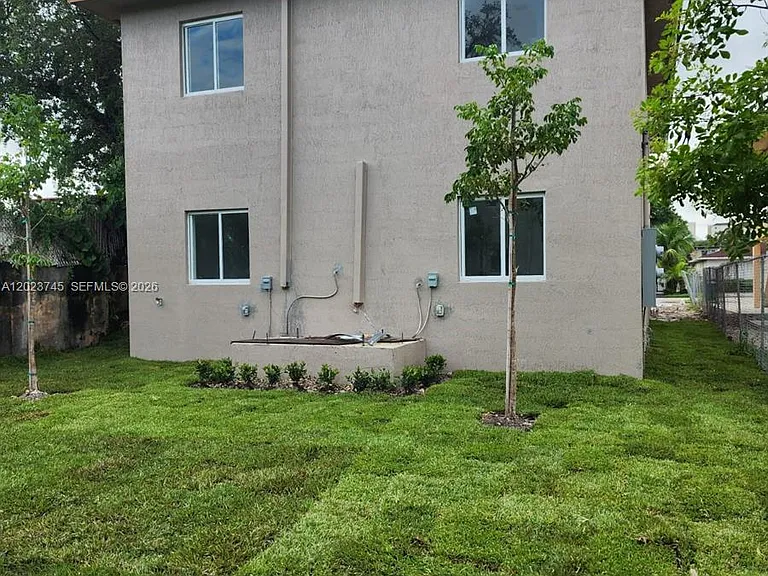 2750 NW 58th St #2752 — Photo 2