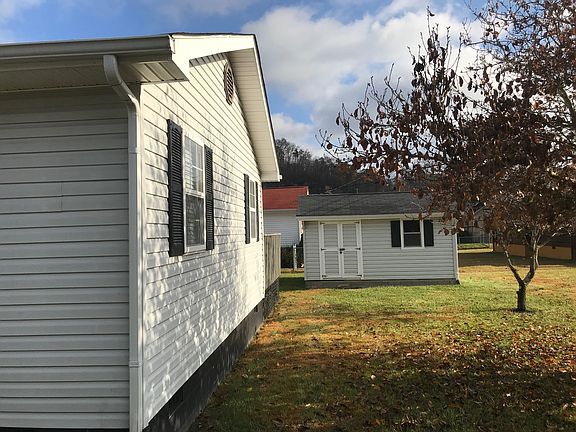 3rd image of 112 Tulip St