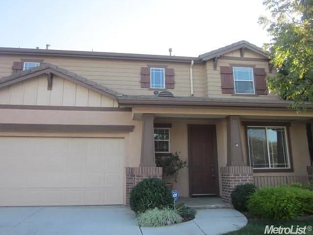 2402 Cabana Ln photo 1
