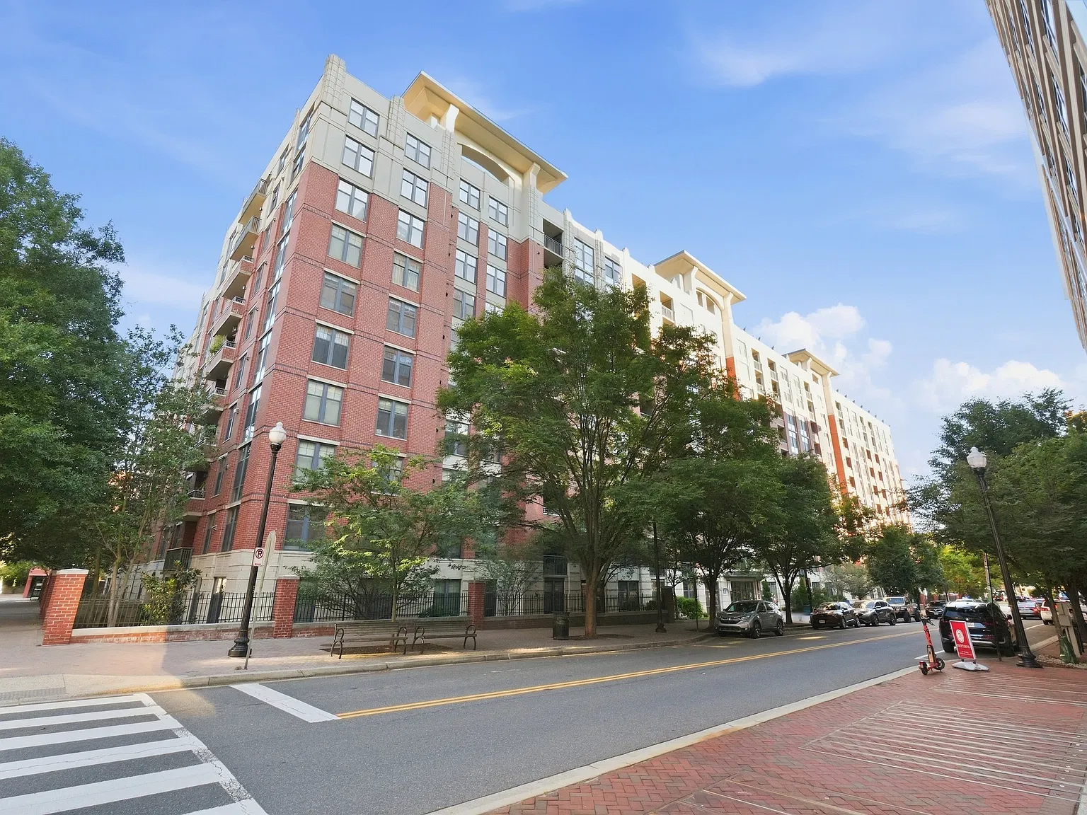 2 bed, 873 sqft, $3,100 — Photo 2