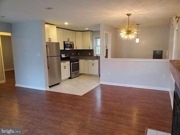 5th image of 7401 Marion St