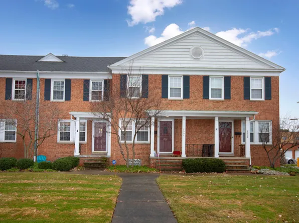 2666 Wooster Rd, Rocky River, OH 44116