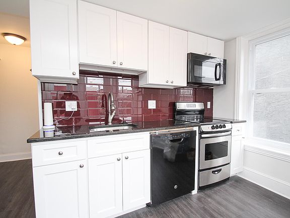 3rd image of 2452 Cedar St Floor 2