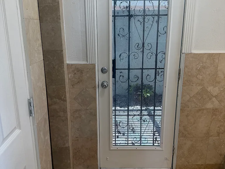 701 W Lewis Ave — Photo 18