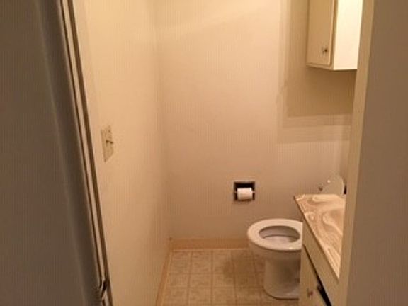 5th image of 324 N Chorro St APT 2