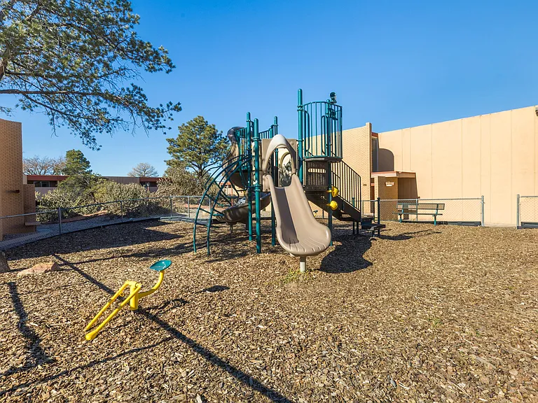 Desert Creek Apartments — Photo 19