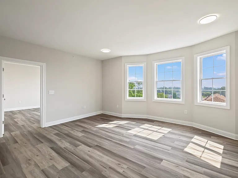 60 Woodside Pl — Photo 3