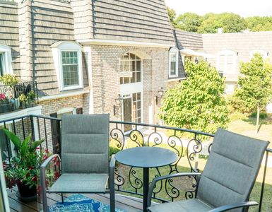 1 Normandie Dr APT 211, Sugar Grove, IL, 60554