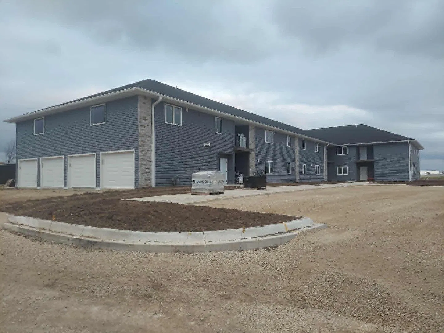 Q4 Rentals - 102 8th Ave SW — Photo 4