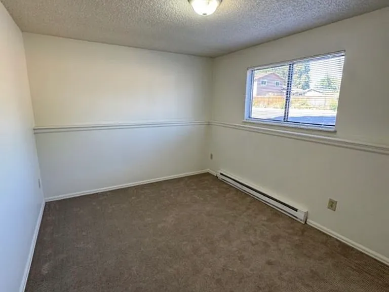 138 Juniper Pl #B — Photo 7