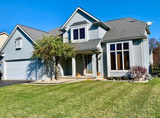 6892 Forest Run Dr, Temperance, MI 48182