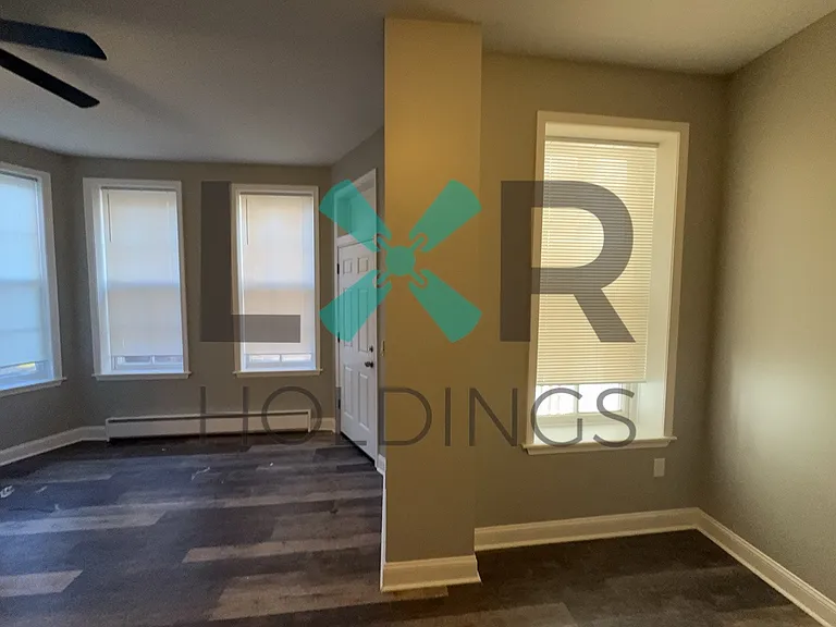 17 E Elm St #1 — Photo 9