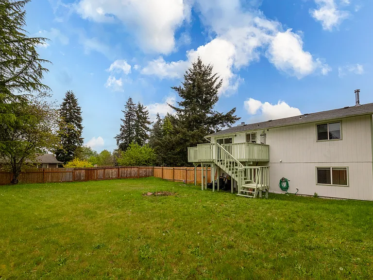 12638 SE 210th Ct — Photo 18