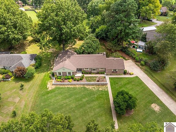 3rd image of 2017 Gatesborough Cir