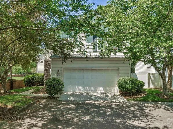 9282 Meadowmont View Dr, Charlotte, NC 28269