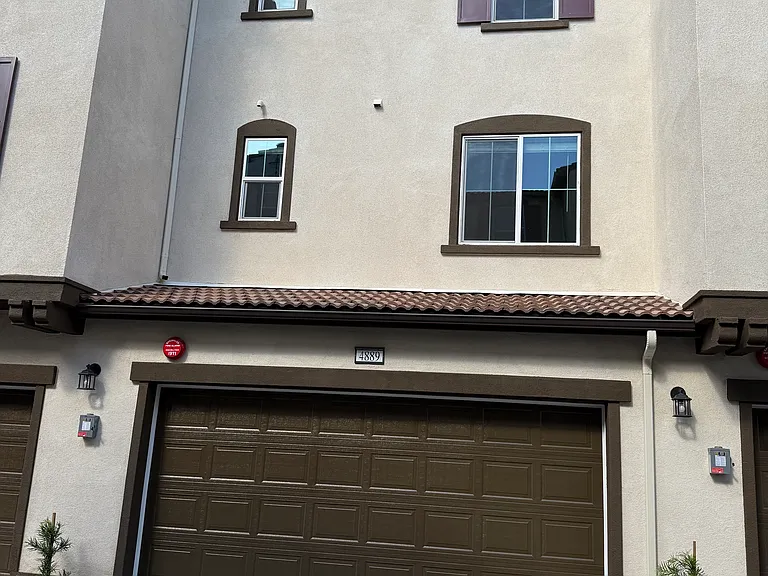 4889 Merida Way — Photo 2