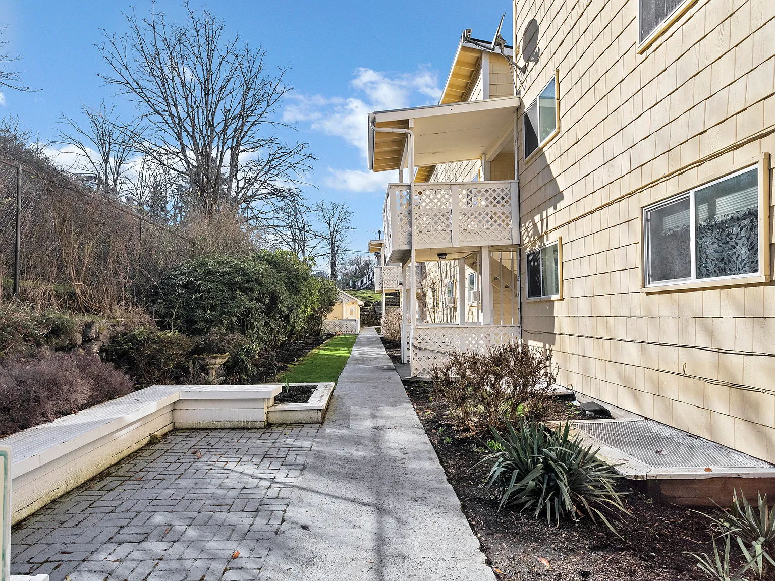 Harborview Apartments — Photo 3