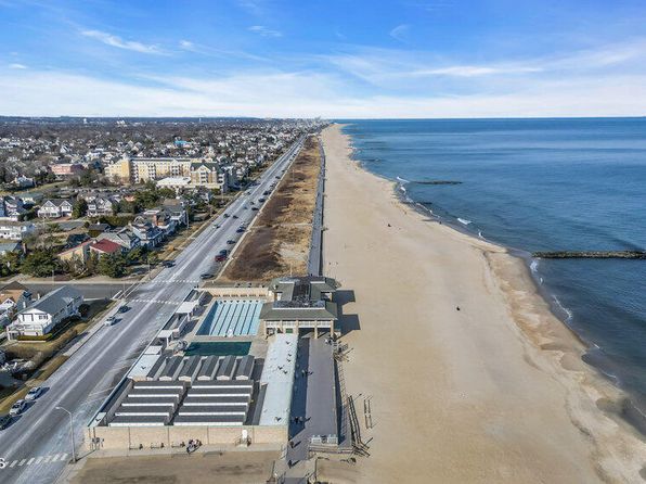 304 Beachwood Way, Keyport, NJ 07735