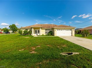 232 Des Cartes St, Fort Myers, FL 33913