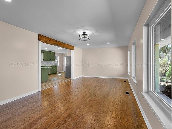 4th image of 238 Forestdale Dr