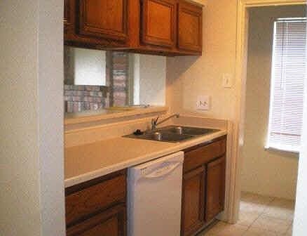 2nd image of 1318 Brenda Ln #4