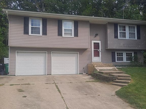 2nd image of 10306 Queen Elizabeth Dr