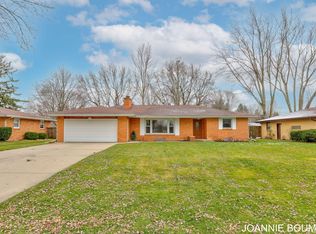 992 Jean Ann Dr, Saint Joseph, MI 49085