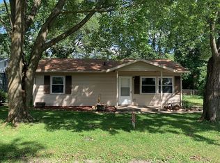 1003 S Eastview Dr, Tuscola, IL 61953