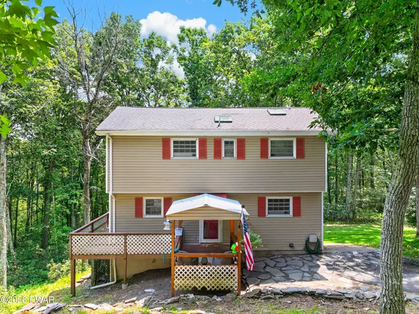 120 Indian Run Ct, Milford, PA 18337