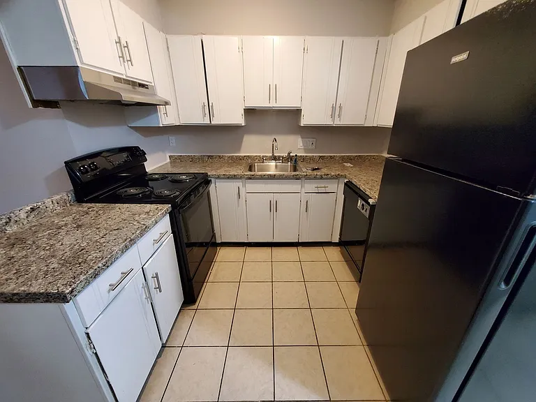 Villa Square LLC — Photo 31