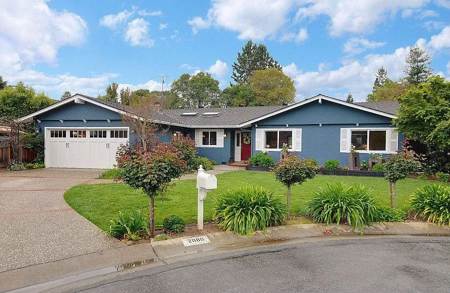 2080 Huntington Ln photo 1