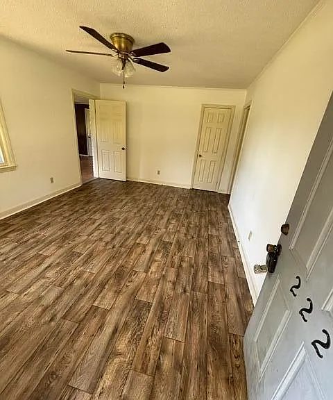 222 Cuttino Rd — Photo 3